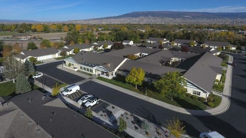 Crossroads Assisted Living
