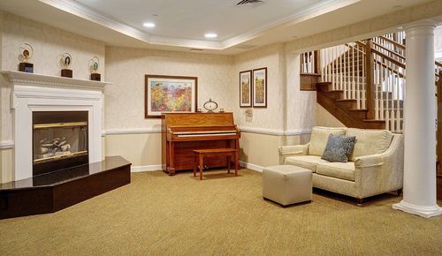 River Oaks Senior Living