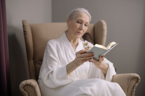 Assisted Living That Works for Introverted Seniors
