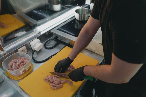 How Assisted Living Handles Severe Food Allergies