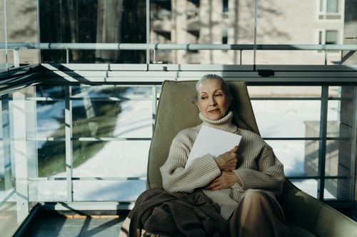 How Memory Care Lighting Aids Sleep and Orientation