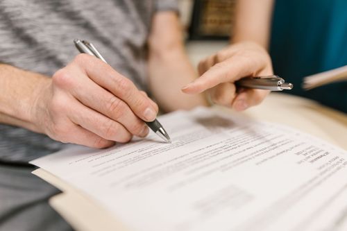 What to Know Before Signing a Senior Living Contract