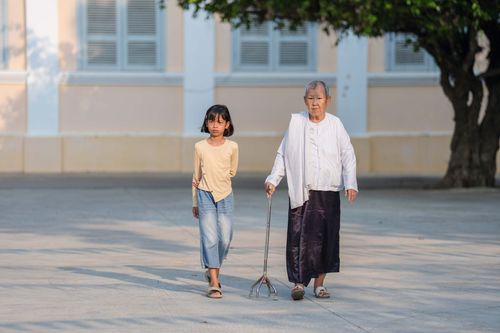 How Senior Living Supports Residents With Vision Loss