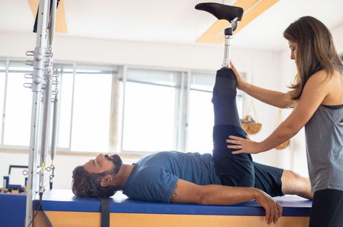 Choosing Where a Senior Recovers After Surgery