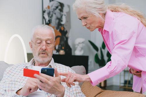 How Smart Devices Keep Seniors Safe at Home